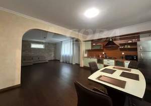 3-к квартира, вторичка, 125м2, 1/3 этаж