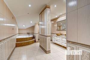 5-к квартира, вторичка, 200м2, 10/10 этаж