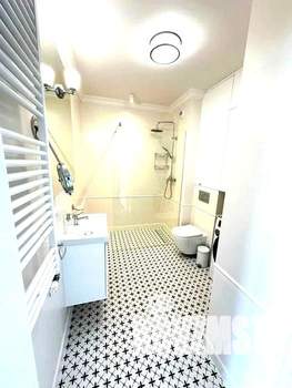 2-к квартира, вторичка, 60м2, 1/4 этаж