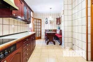 3-к квартира, вторичка, 157м2, 2/3 этаж