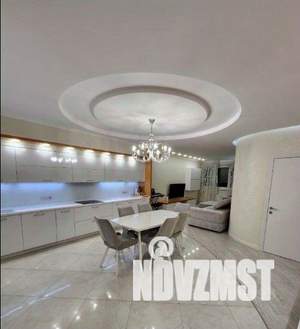 3-к квартира, вторичка, 120м2, 12/21 этаж