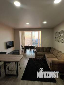 2-к квартира, вторичка, 63м2, 10/18 этаж