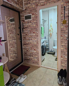 2-к квартира, вторичка, 45м2, 1/9 этаж