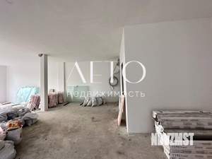 Студия квартира, вторичка, 144м2, 1/3 этаж