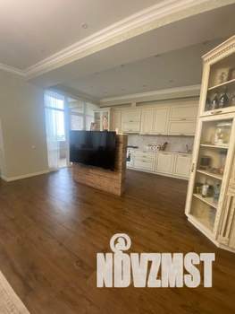 4-к квартира, вторичка, 150м2, 3/5 этаж