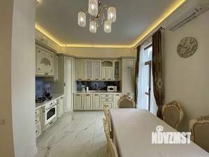 4-к квартира, вторичка, 220м2, 5/10 этаж