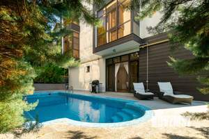 4-к квартира, вторичка, 260м2, 1/3 этаж