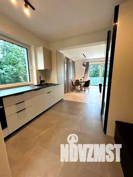 2-к квартира, вторичка, 54м2, 1/10 этаж