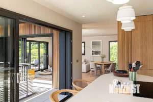 2-к квартира, вторичка, 56м2, 1/4 этаж