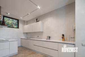 4-к квартира, вторичка, 260м2, 1/3 этаж